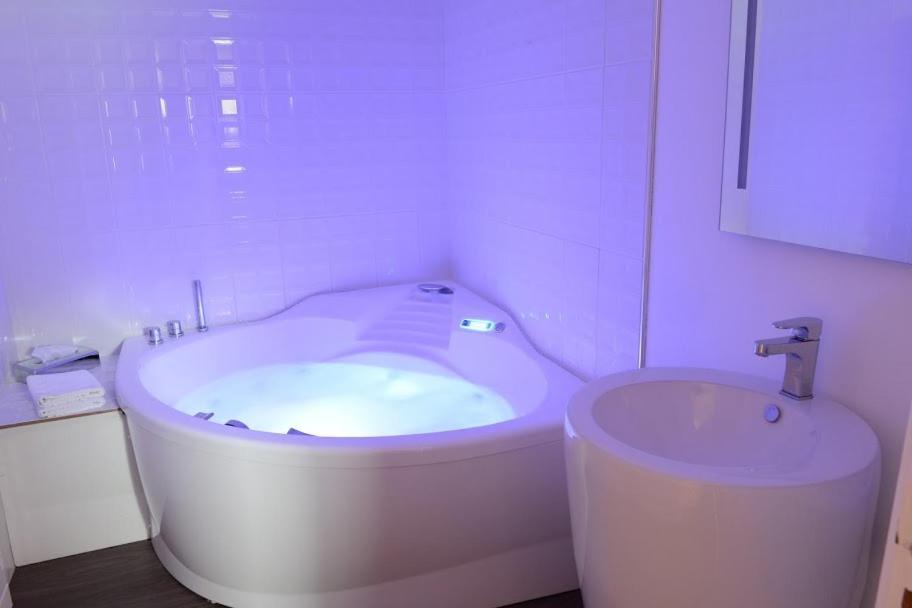 Hotel Domaine De Joinville 3*